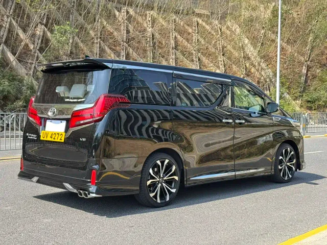 Toyota Alphard — Фото автомобиля 15