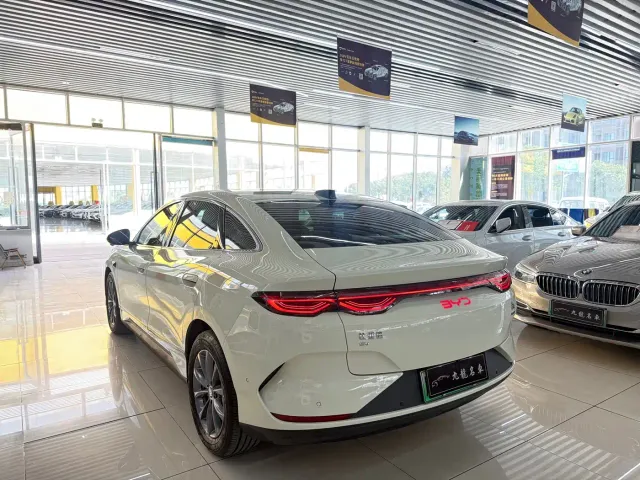 BYD Qin L — Фото автомобиля 6
