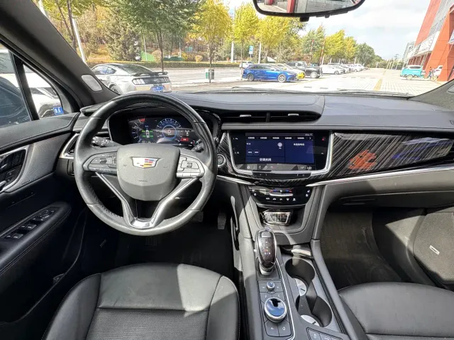 Cadillac XT6 — Фото автомобиля 10
