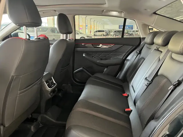 Dongfeng Yixuan MAX — Фото автомобиля 5