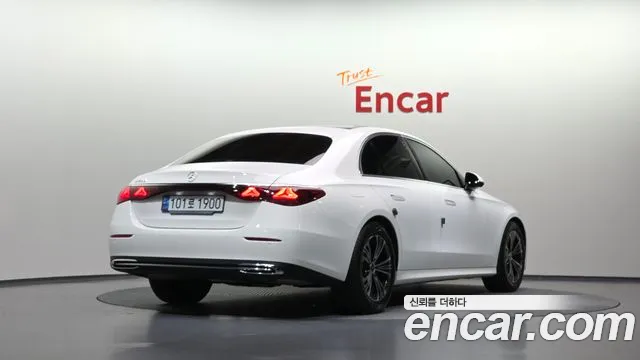 Mercedes-Benz E-Class W214 — Фото автомобиля 2