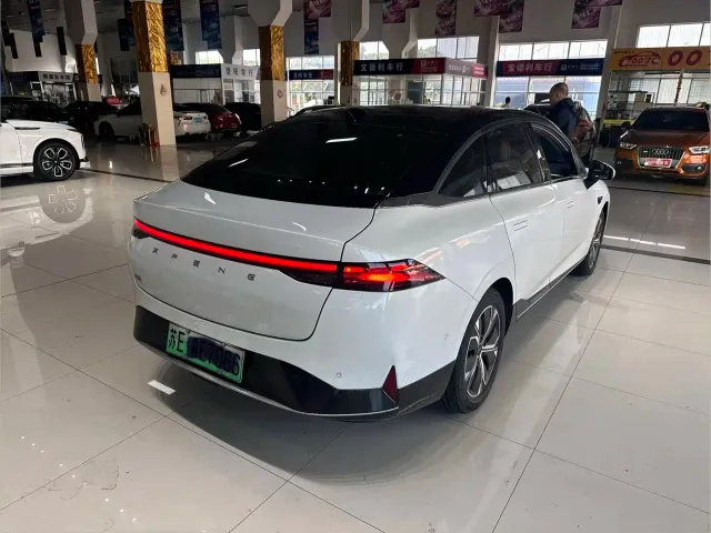 Xpeng P5 — Фото автомобиля 2