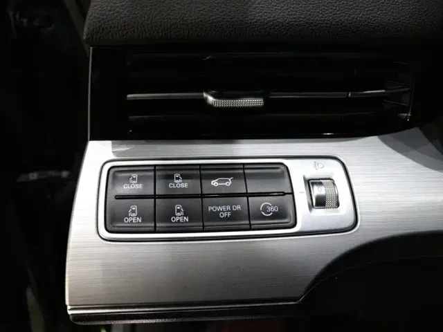 Roewe iMAX8 — Фото автомобиля 18