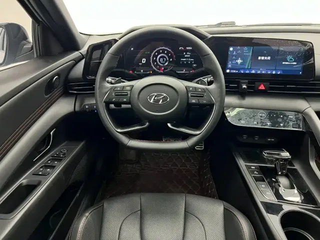 Hyundai Elantra 2022 240TGDi DCT LUX Premium Edition — Фото автомобиля 21
