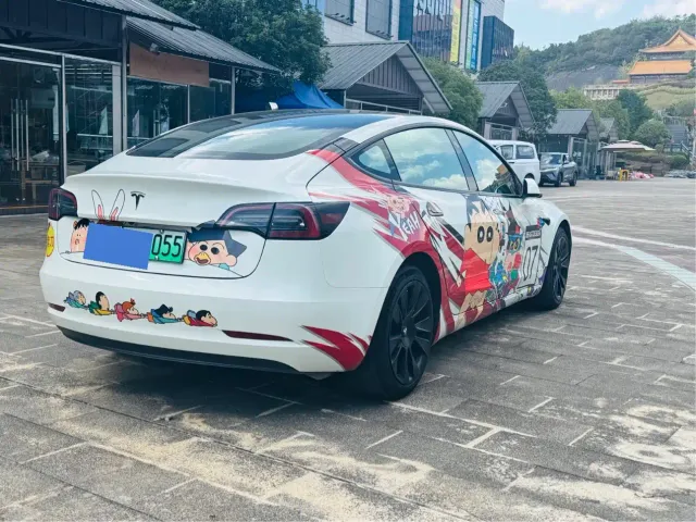 Tesla Model 3 — Фото автомобиля 3