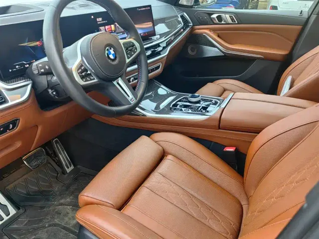 BMW X7 — Фото автомобиля 8