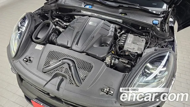 Porsche Macan — Фото автомобиля 6
