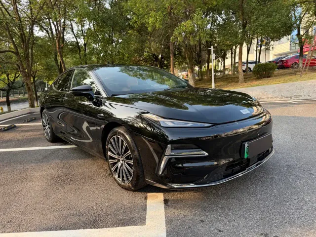 Geely Galaxy Xingyao 8 — Фото автомобиля 3