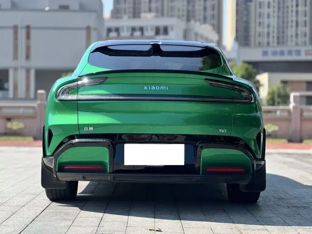 Xiaomi YU7 — Фото автомобиля 8