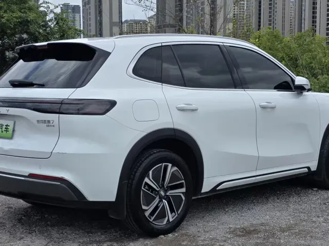 Geely Galaxy Starship 7 EM-i — Фото автомобиля 7