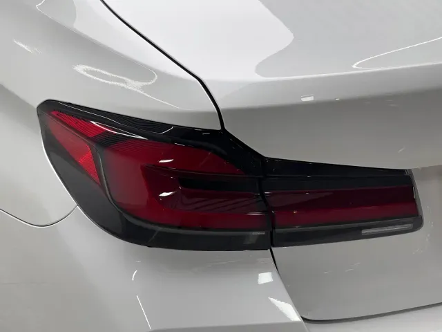BMW 5 Series — Фото автомобиля 20