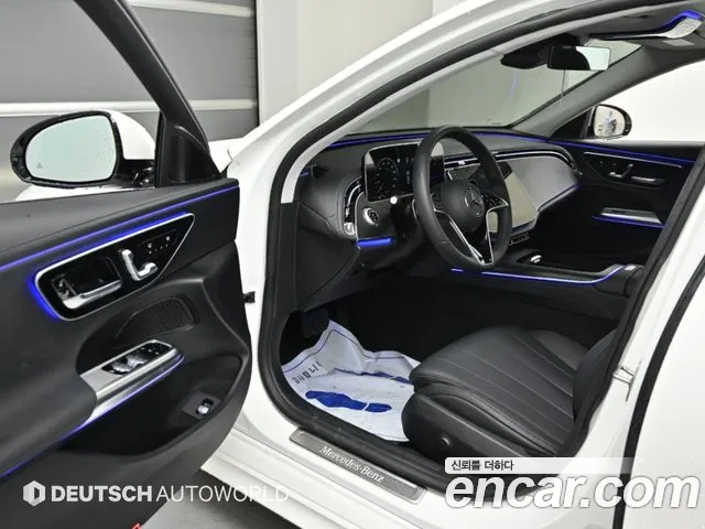 Mercedes-Benz E-Class — Фото автомобиля 11