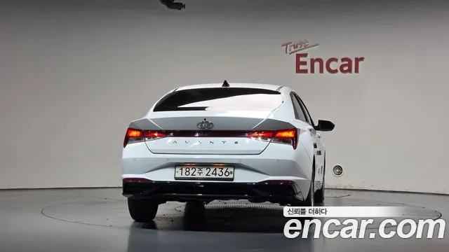 Hyundai Avante CN7 — Фото автомобиля 4