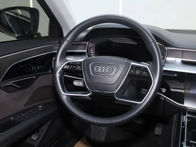 Audi A8 — Фото автомобиля 10
