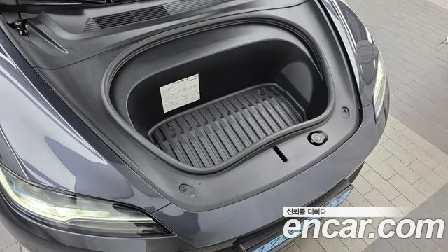 Tesla Model 3 — Фото автомобиля 9
