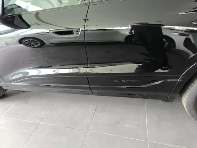 Audi Q6L e-tron — Фото автомобиля 21