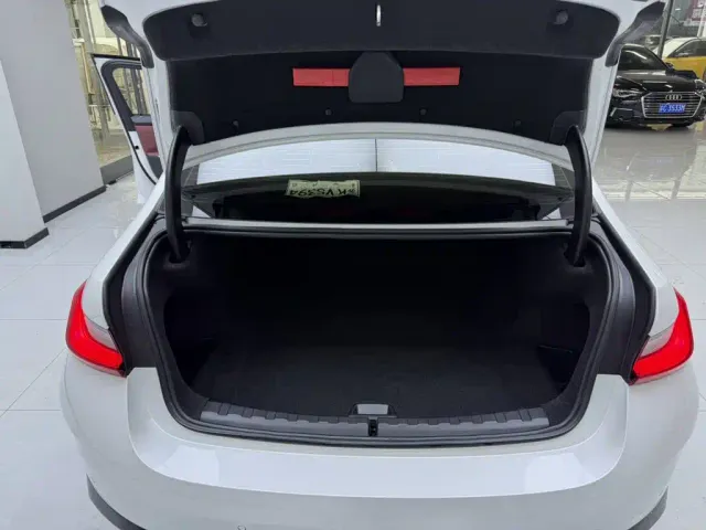BMW i3 — Фото автомобиля 16