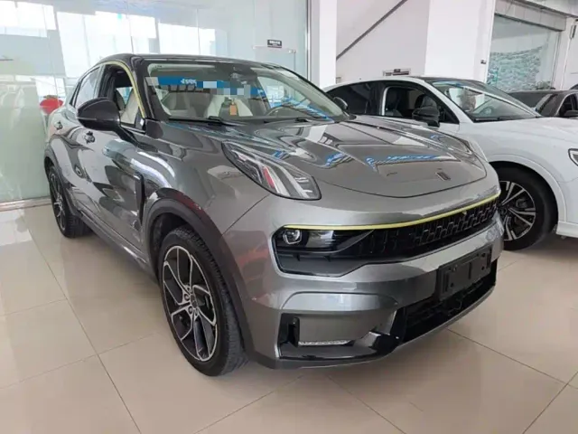 Lynk & Co 05 — Фото автомобиля 3