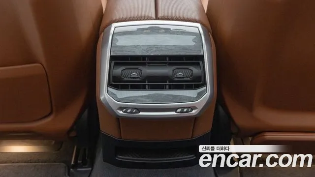 BMW i7 — Фото автомобиля 19