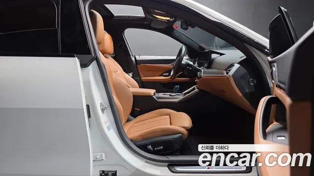 BMW i4 — Фото автомобиля 16