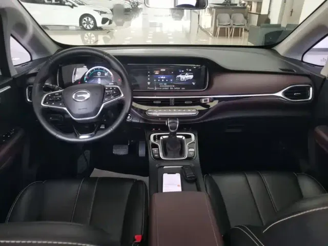 GAC Trumpchi M6 — Фото автомобиля 9