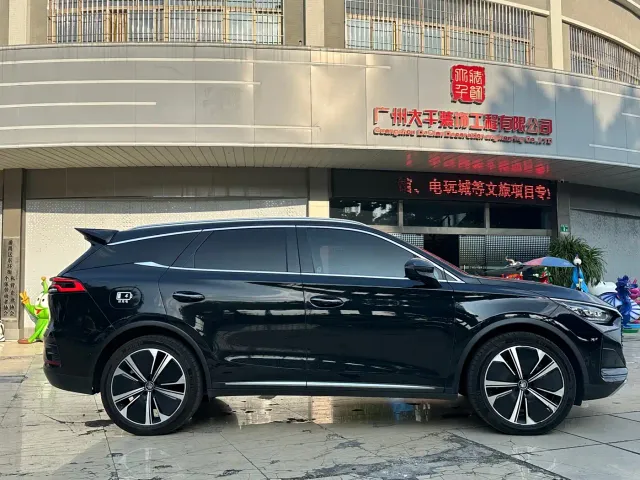 BYD Tang — Фото автомобиля 4