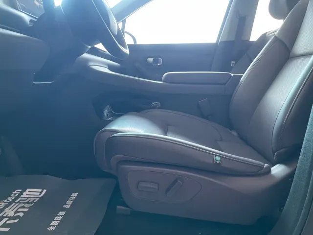 Leapmotor C10 — Фото автомобиля 13