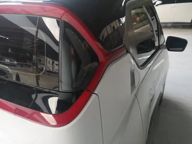 Wuling NanoEV — Фото автомобиля 7
