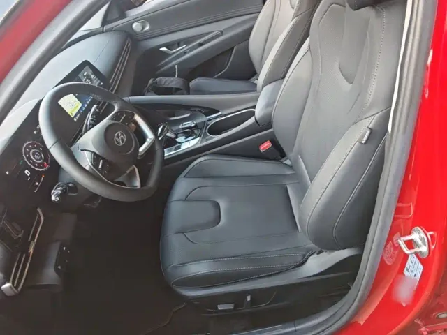 Hyundai Elantra — Фото автомобиля 14