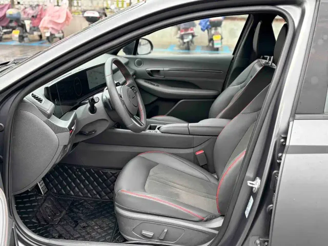 Hyundai Sonata — Фото автомобиля 4