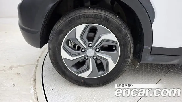 Hyundai Kona — Фото автомобиля 5