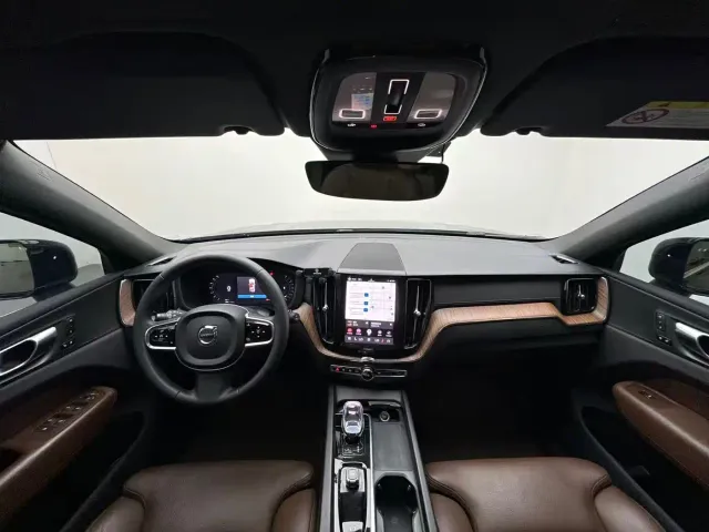 Volvo XC60 — Фото автомобиля 4