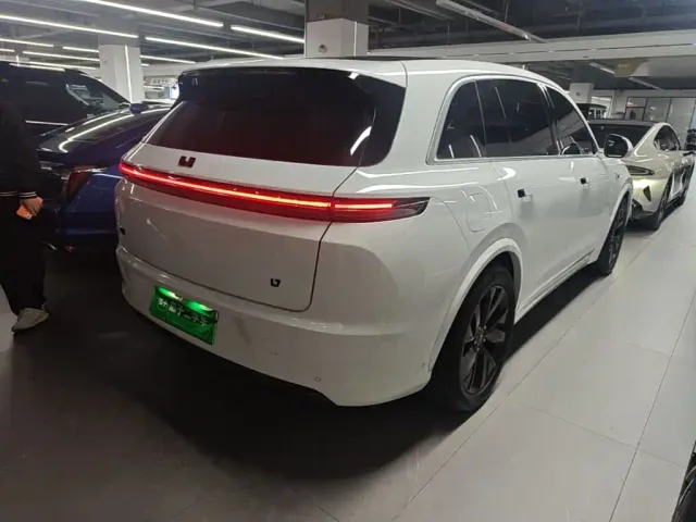 Li Auto L7 — Фото автомобиля 6