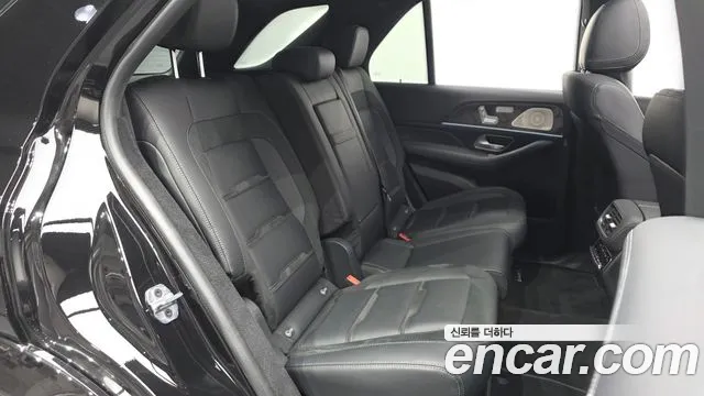 Mercedes-Benz GLE-Class — Фото автомобиля 12