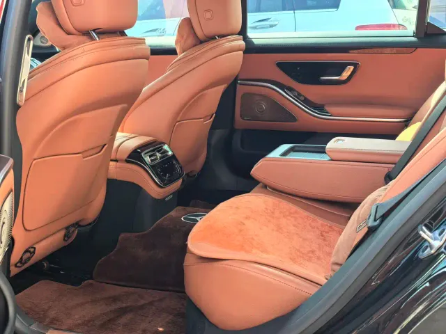Mercedes-Benz S-Class — Фото автомобиля 24