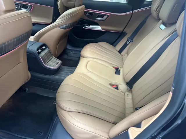 Mercedes-Benz E-Class — Фото автомобиля 9