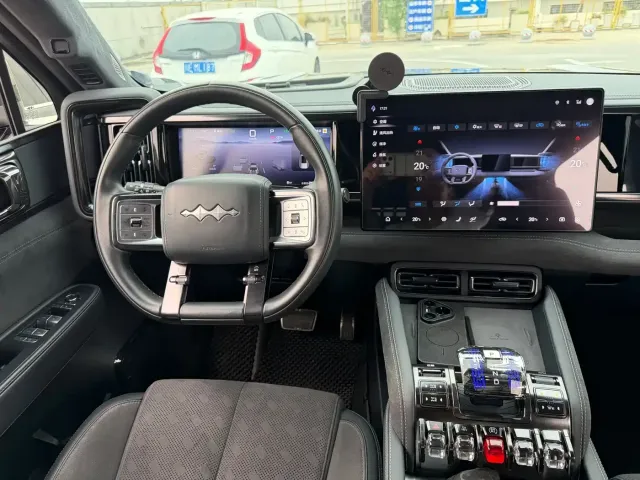 BYD FangChengBao Leopard 5 — Фото автомобиля 3