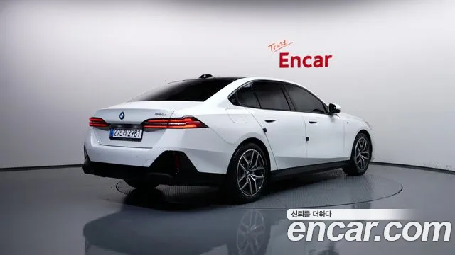BMW 5 Series G60 — Фото автомобиля 2