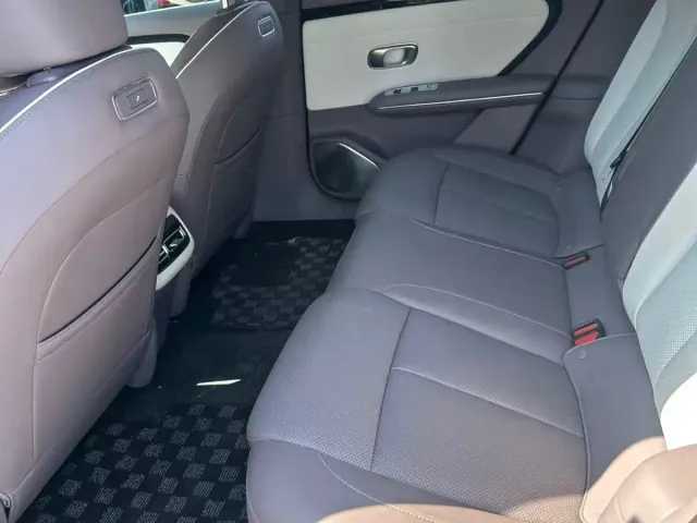 Changan Qiyuan A06 — Фото автомобиля 7