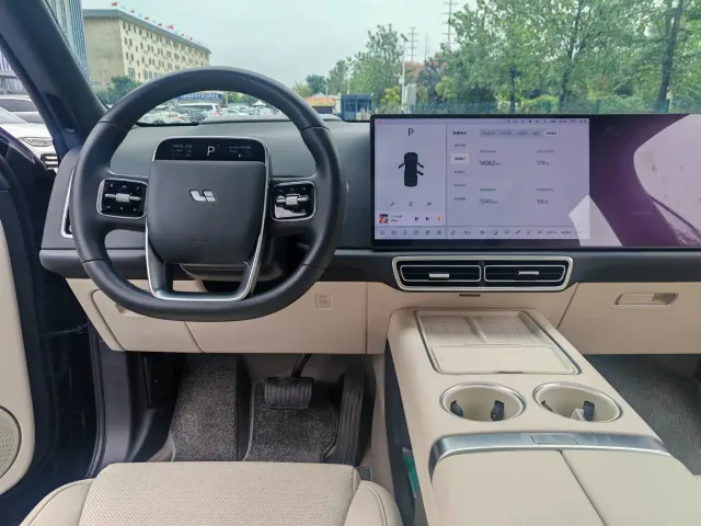 Li Auto L8 — Фото автомобиля 5