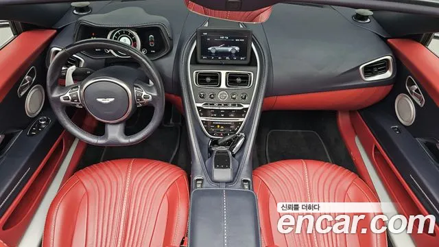 Astonmartin DB11 — Фото автомобиля 7