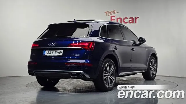 Audi Q5 45 TFSI quattro Premium — Фото автомобиля 2