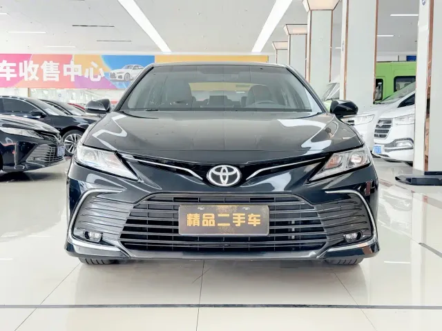 Toyota Camry — Фото автомобиля 2