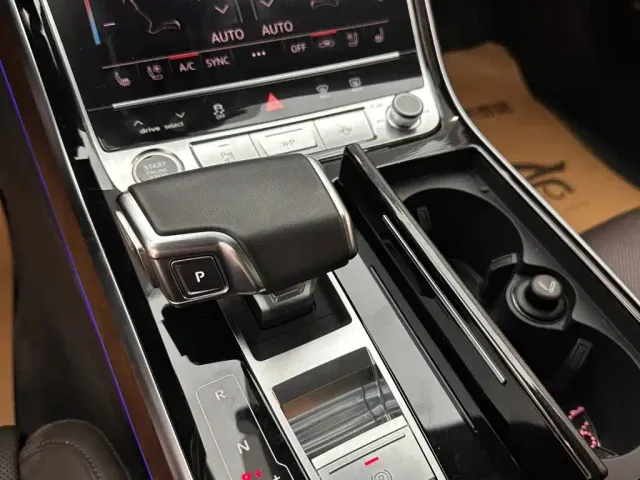 Audi A8 — Фото автомобиля 17