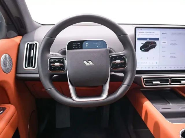 Li Auto L8 — Фото автомобиля 20