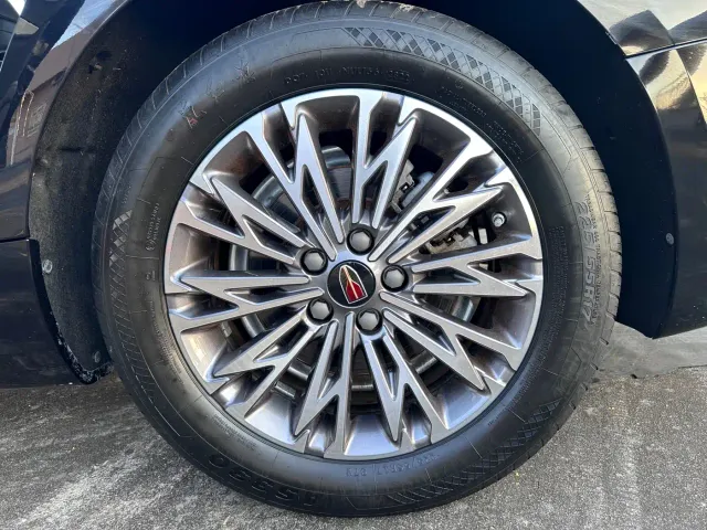 Hongqi H5 — Фото автомобиля 17