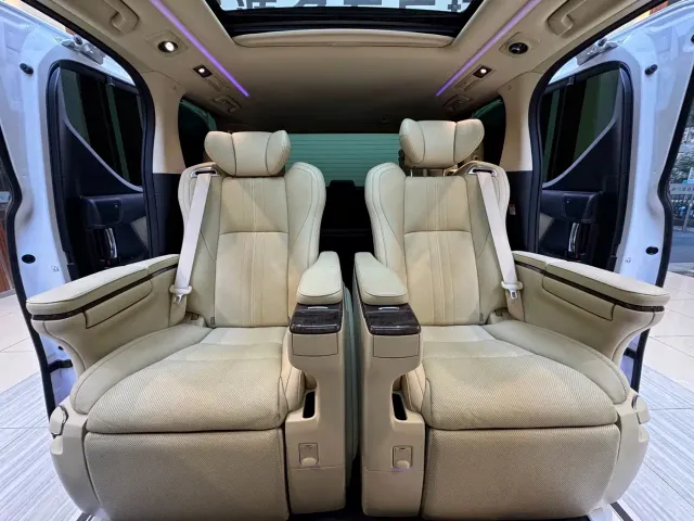 Toyota Vellfire — Фото автомобиля 14