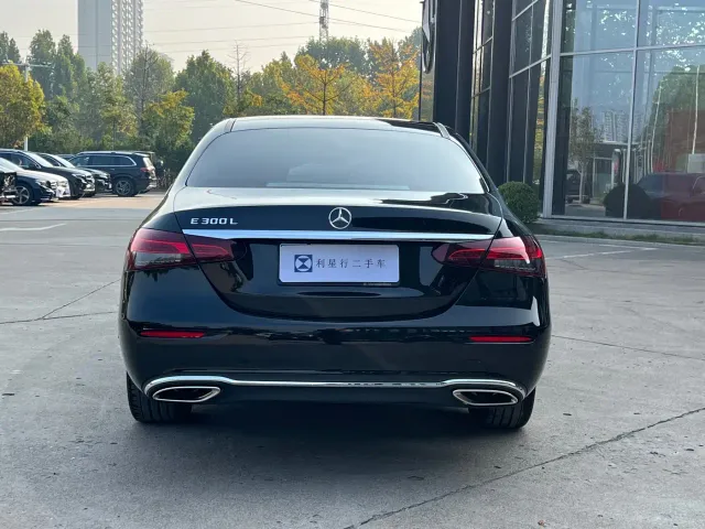 Mercedes-Benz E-Class — Фото автомобиля 6