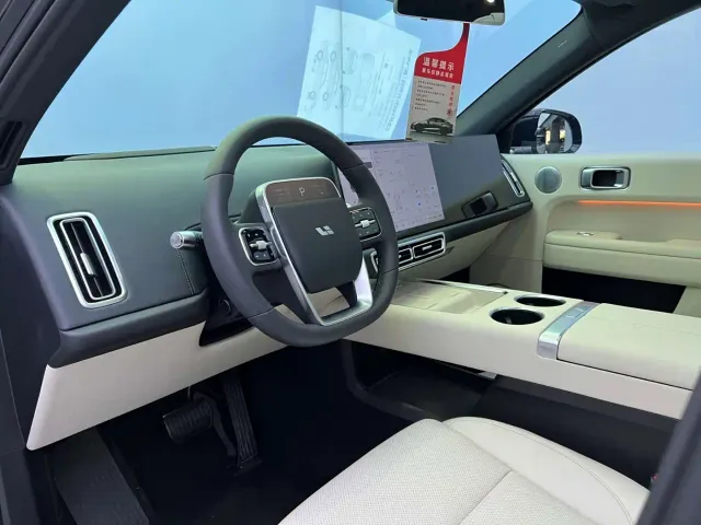 Li Auto L6 — Фото автомобиля 8