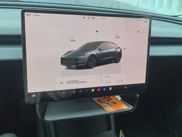 Tesla Model 3 — Фото автомобиля 13